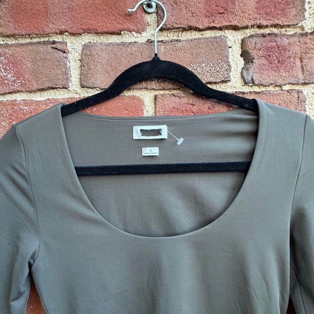 Aritzia contour Scoop Neck Long Sleeve Stretch Top olive green womens S NEW - Picture 4 of 12